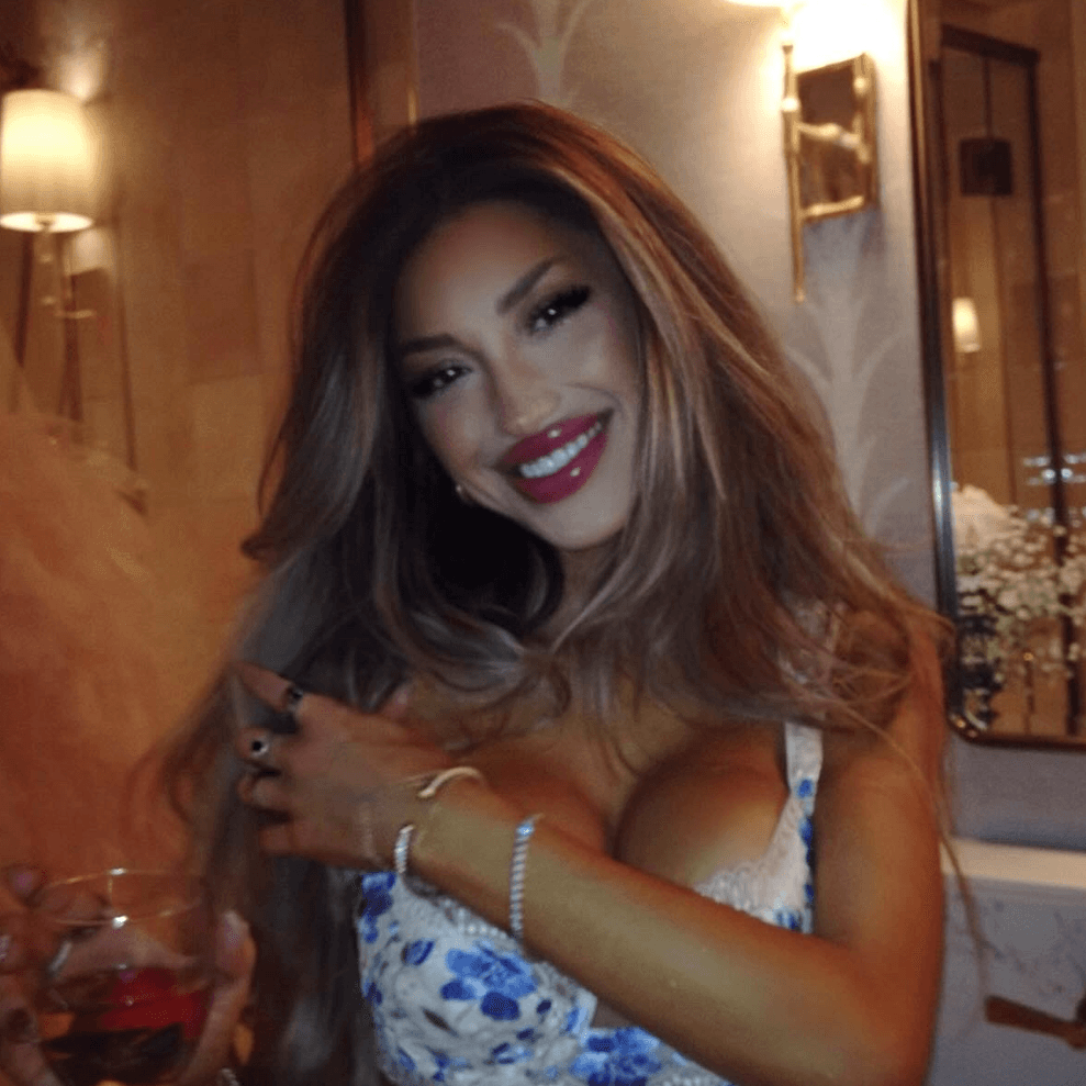 izabella's SendMeFlowers profile picture